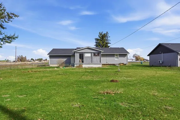 $309,900 | 295 Southwest Railroad Avenue, Creston, WA 99117