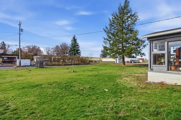 $309,900 | 295 Southwest Railroad Avenue, Creston, WA 99117