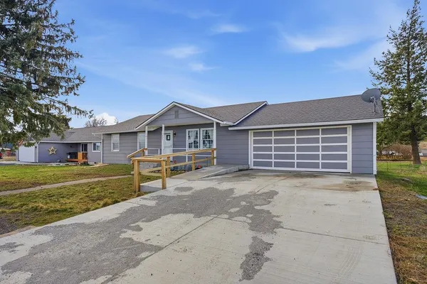 $309,900 | 295 Southwest Railroad Avenue, Creston, WA 99117