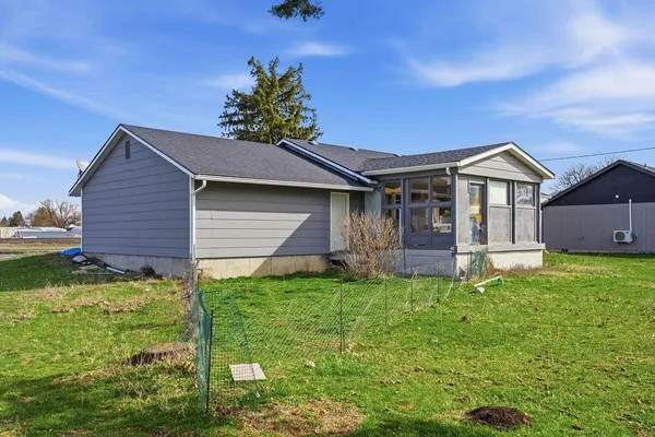 $309,900 | 295 Southwest Railroad Avenue, Creston, WA 99117