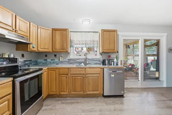 $309,900 | 295 Southwest Railroad Avenue, Creston, WA 99117