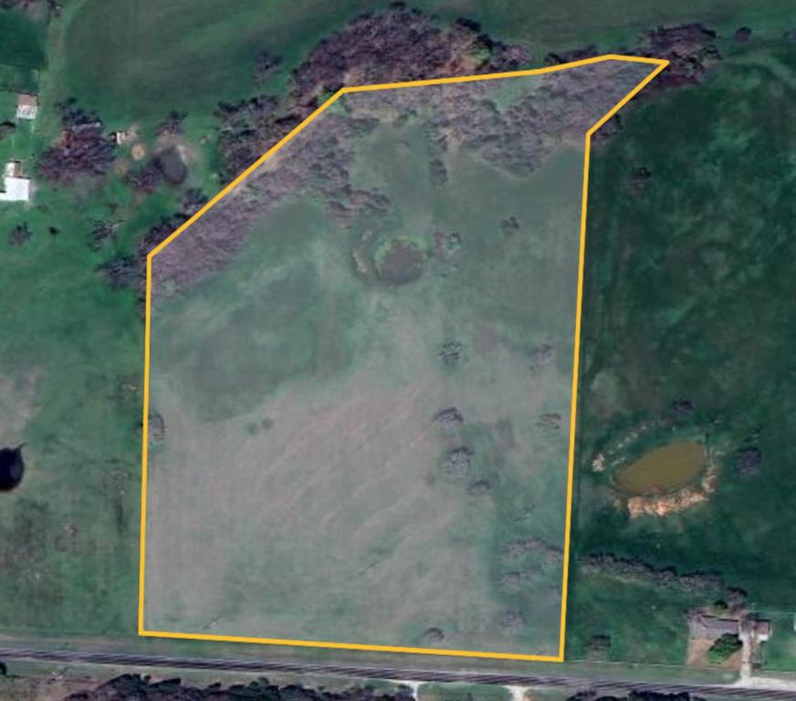 730 North St Decatur Tx 76234 Decatur, TX 76234 - Photo 10 of 24 a view of a bathroom