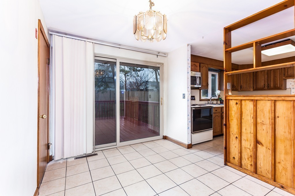28 McDevitt Road Randolph, MA 02368 - Photo 6 of 19 Gallery Image 6