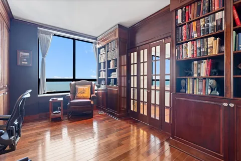 $1,024,500 | 180 East Pearson Street, Unit 4002, Chicago, IL 60611