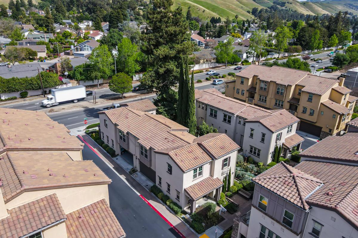 14 Catania Common Fremont, CA 94536 - Photo 38 of 39 an aerial view of residential houses with outdoor space