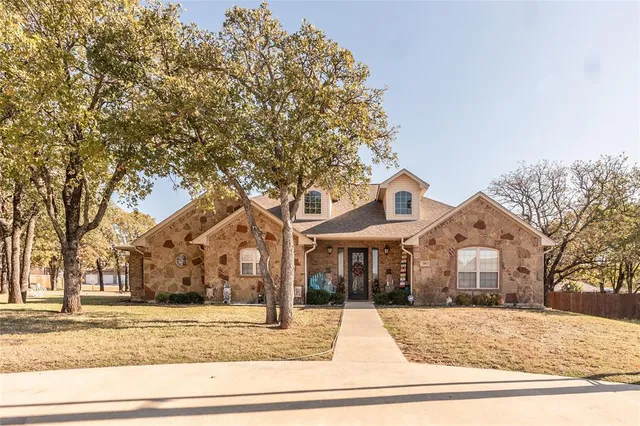 $470,000 | 209 Benton Street, Nocona, TX 76255