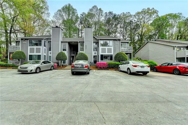 $179,900 | 6300 Woodmont Boulevard Northwest, Peachtree Corners, GA 30092