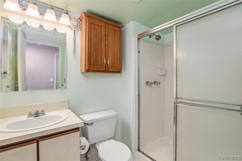 27374 Evergreen Road, Unit 4 Lathrup Village, MI 48076 - Photo 19 of 26