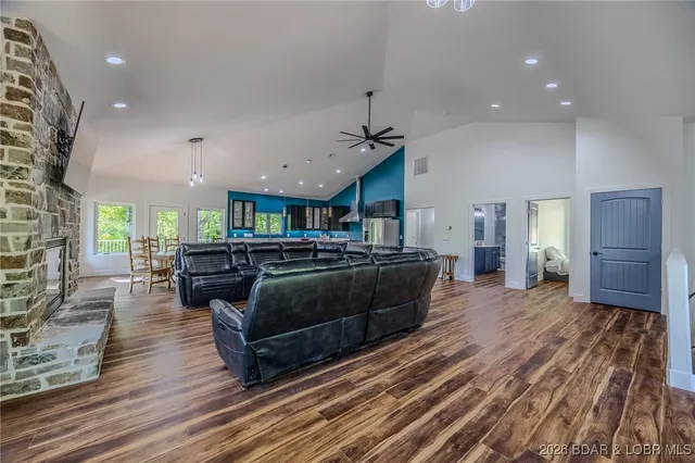 $990,000 | 327 Big Cedar Drive, Camdenton, MO 65020