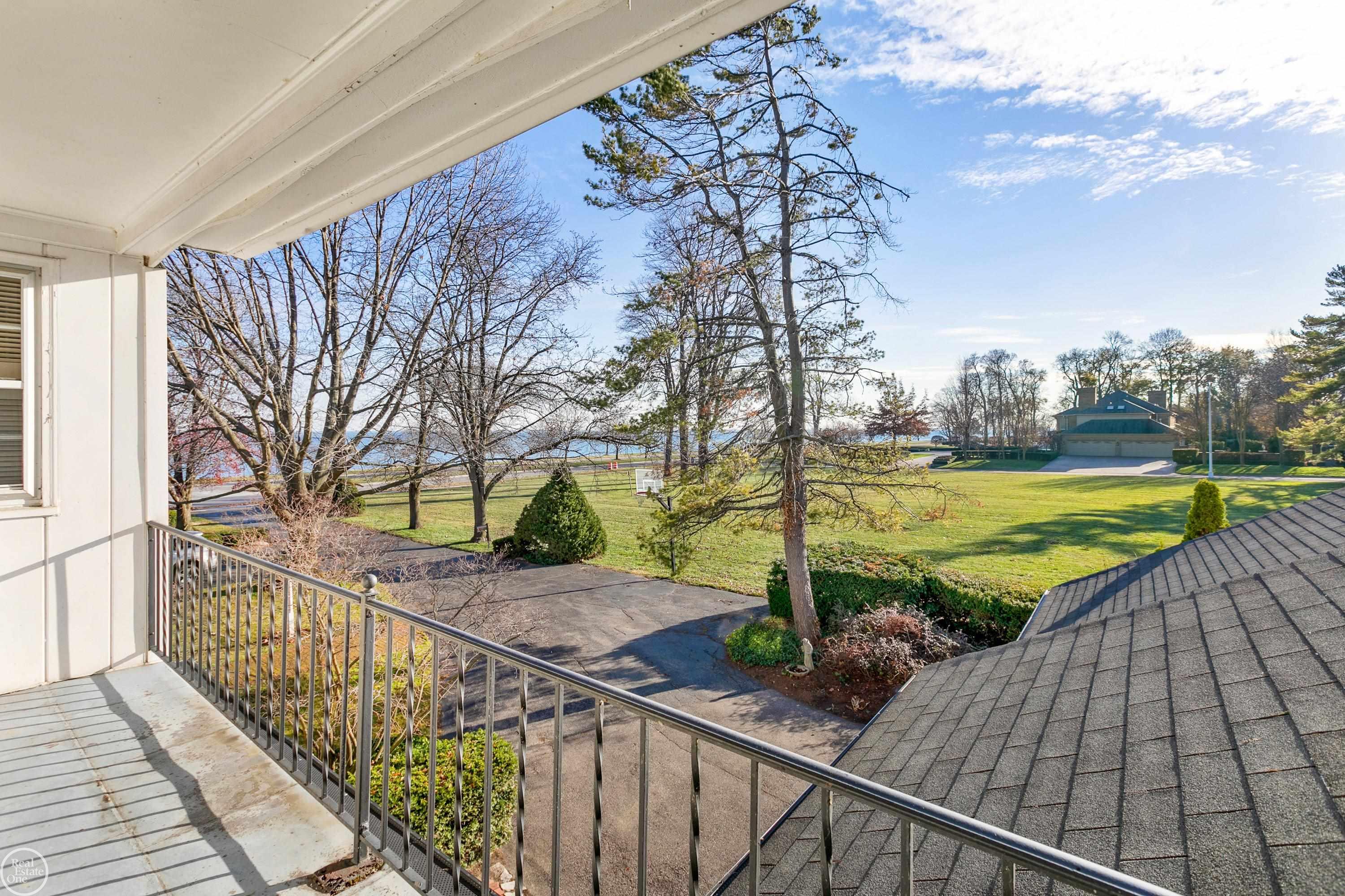 755 Lake Shore Road Grosse Pointe, MI 48236 - Photo 34 of 66 50097157-33.JPG