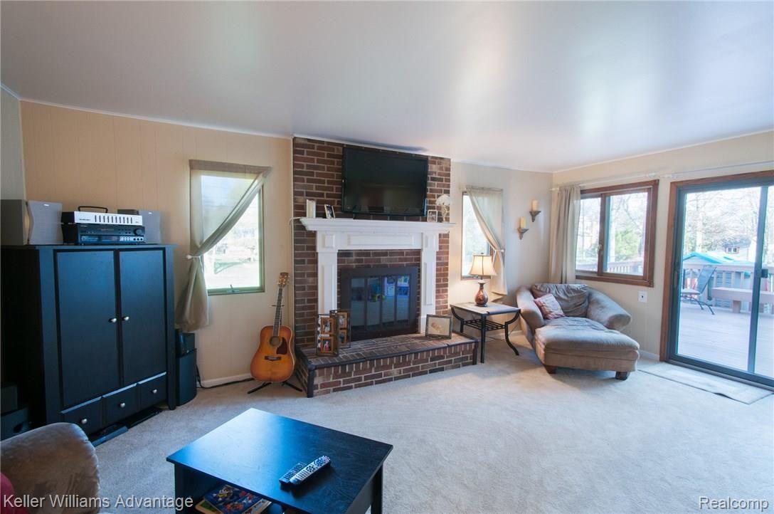 14466 Riverside Drive Livonia, MI 48154 - Photo 13 of 44 Riverside_14466_Family_01.jpg
