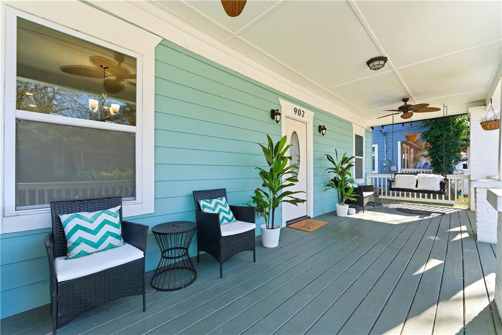 902 Gaston Street Southwest Atlanta, GA 30310 - Photo 3 of 36 a living room filled with furniture