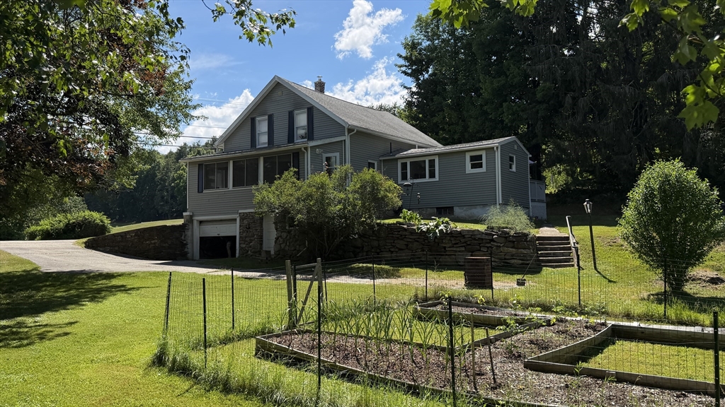 445 Lebanon Hill Road Southbridge, MA 01550 - Photo 3 of 38