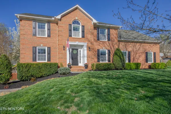 $700,000 | 510 Maple Tree Drive, Knoxville, TN 37934