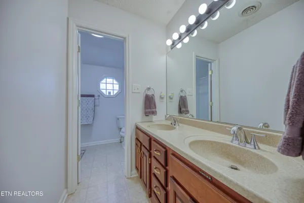 $700,000 | 510 Maple Tree Drive, Knoxville, TN 37934