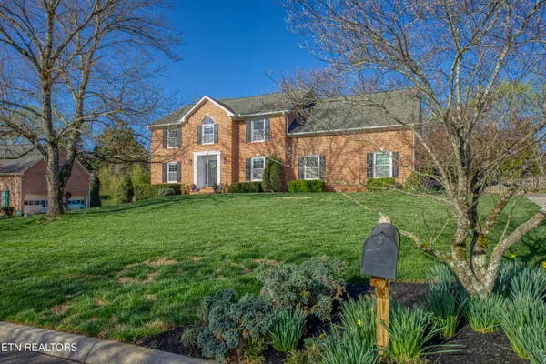 $700,000 | 510 Maple Tree Drive, Knoxville, TN 37934