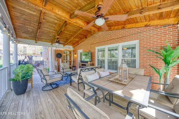 $700,000 | 510 Maple Tree Drive, Knoxville, TN 37934