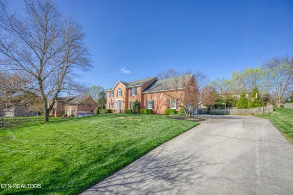 $700,000 | 510 Maple Tree Drive, Knoxville, TN 37934
