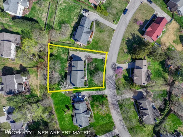 $700,000 | 510 Maple Tree Drive, Knoxville, TN 37934