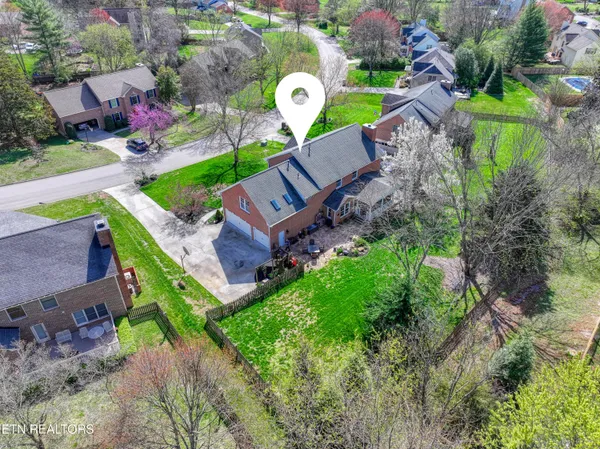 $700,000 | 510 Maple Tree Drive, Knoxville, TN 37934