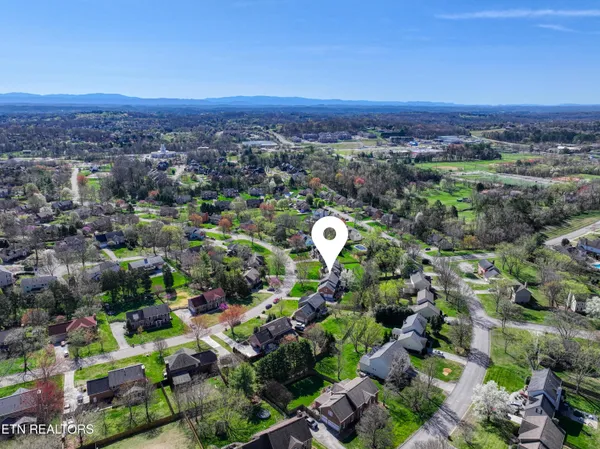 $700,000 | 510 Maple Tree Drive, Knoxville, TN 37934