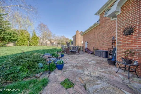 $700,000 | 510 Maple Tree Drive, Knoxville, TN 37934