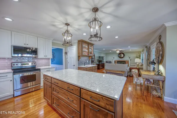 $700,000 | 510 Maple Tree Drive, Knoxville, TN 37934