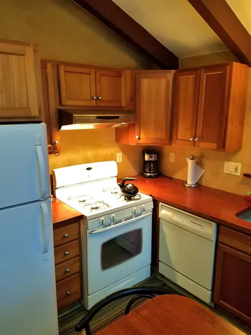 $1,750 | 52 Covered Bridge Lane, Bartlett, NH 03812