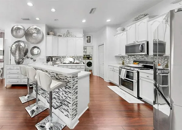 $449,900 | 420 Manns Harbor Drive, Apollo Beach, FL 33572
