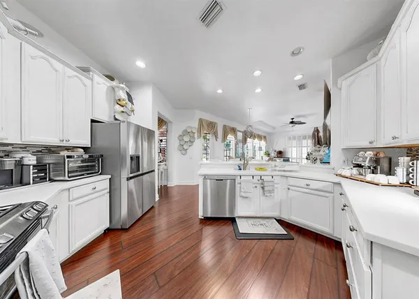 $449,900 | 420 Manns Harbor Drive, Apollo Beach, FL 33572