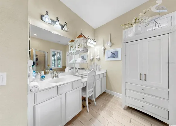 $449,900 | 420 Manns Harbor Drive, Apollo Beach, FL 33572