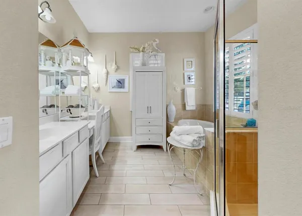 $449,900 | 420 Manns Harbor Drive, Apollo Beach, FL 33572