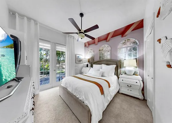 $449,900 | 420 Manns Harbor Drive, Apollo Beach, FL 33572