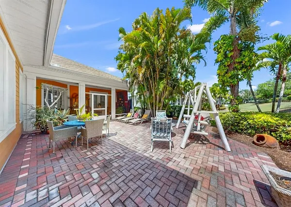 $449,900 | 420 Manns Harbor Drive, Apollo Beach, FL 33572