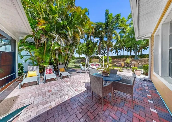 $449,900 | 420 Manns Harbor Drive, Apollo Beach, FL 33572