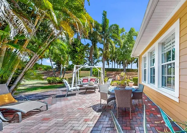 $449,900 | 420 Manns Harbor Drive, Apollo Beach, FL 33572