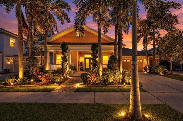 $449,900 | 420 Manns Harbor Drive, Apollo Beach, FL 33572