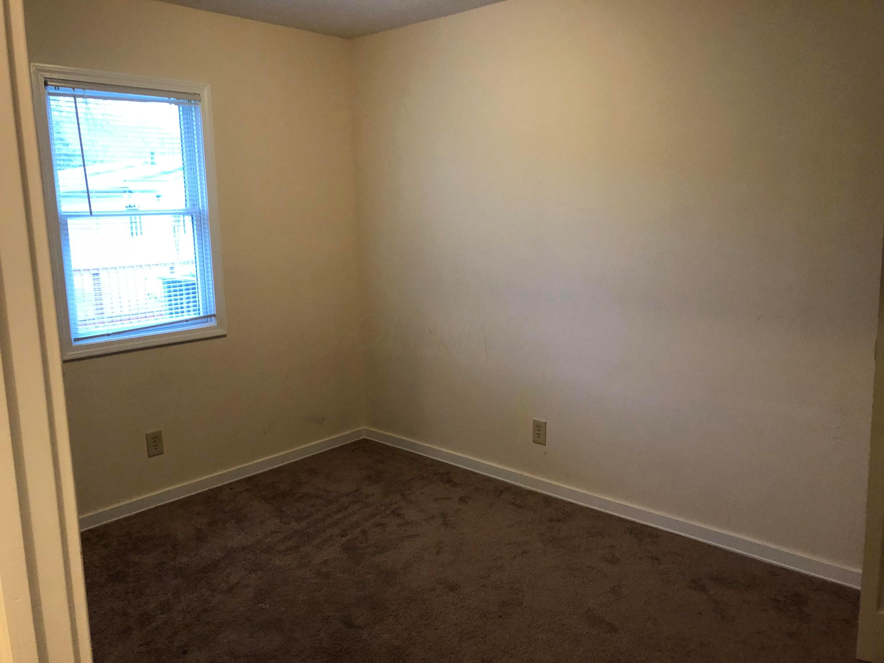 26 West 9th Street, Unit B Dresden, OH 43821 - Photo 6 of 8