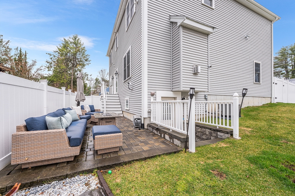 32 Fraser Road Framingham, MA 01702 - Photo 5 of 37