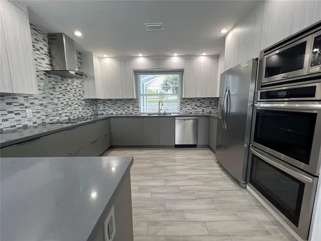 $5,800 | 1405 North 46th Avenue, Unit 1405, Hollywood, FL 33021