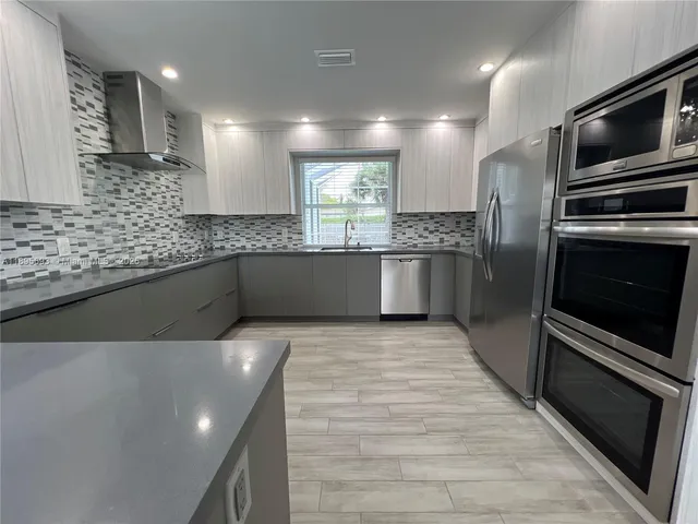 $5,800 | 1405 North 46th Avenue, Unit 1405, Hollywood, FL 33021