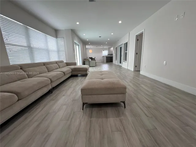 $5,800 | 1405 North 46th Avenue, Unit 1405, Hollywood, FL 33021