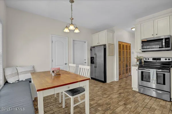 $2,200 | 109 Katrina Street, Sneads Ferry, NC 28460