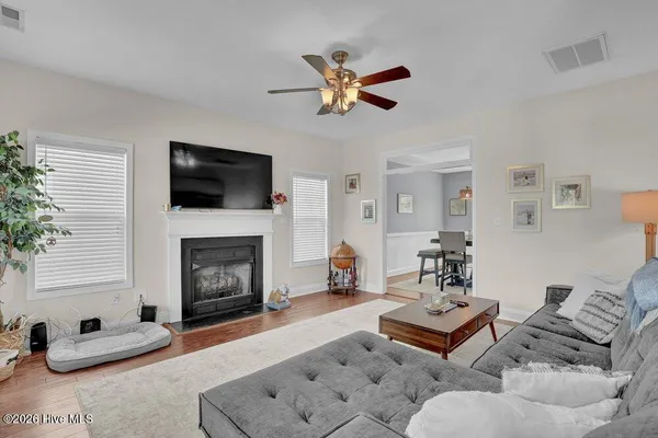 $2,200 | 109 Katrina Street, Sneads Ferry, NC 28460