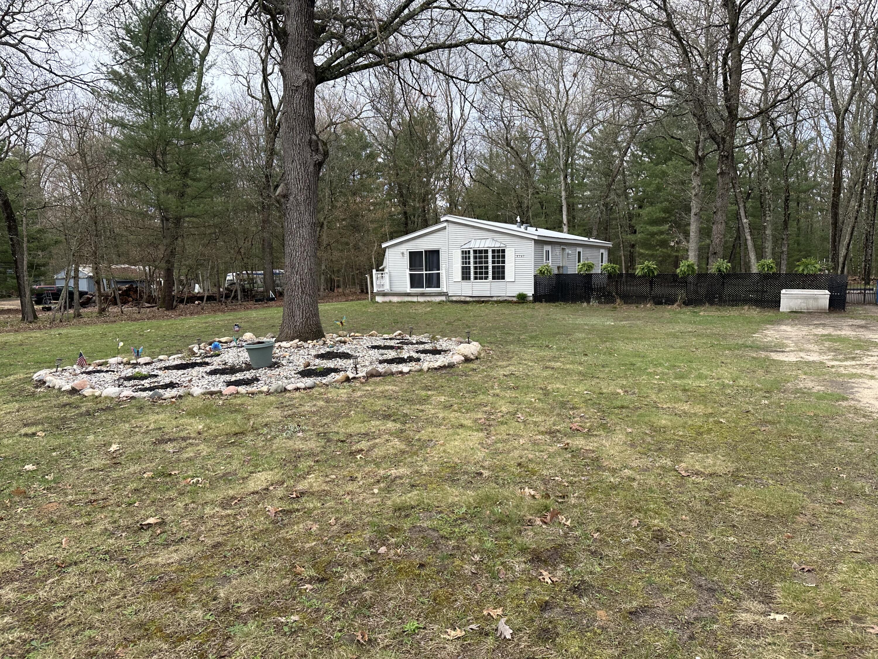 9767 South Rebecca Road Baldwin, MI 49304 - Photo 4 of 52 IMG_8658