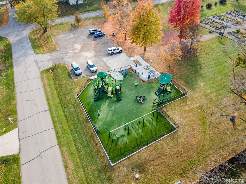 2626 Hickory Lawn Road Rochester Hills, MI 48307 - Photo 41 of 44