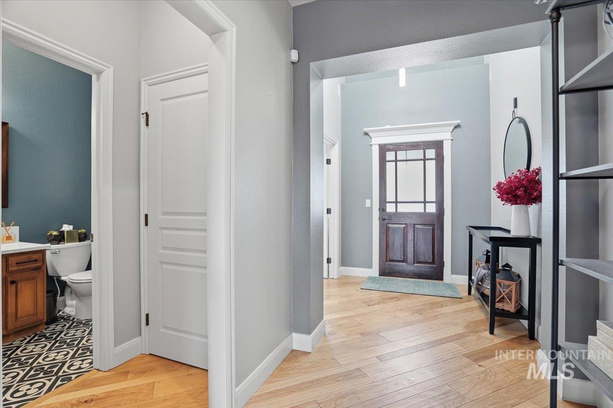 946 West Bacall Street Meridian, ID 83646 - Photo 4 of 47