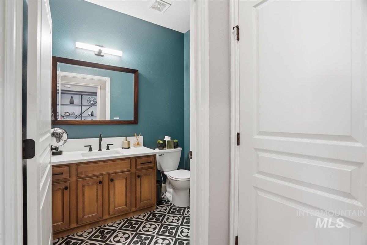 946 West Bacall Street Meridian, ID 83646 - Photo 5 of 47