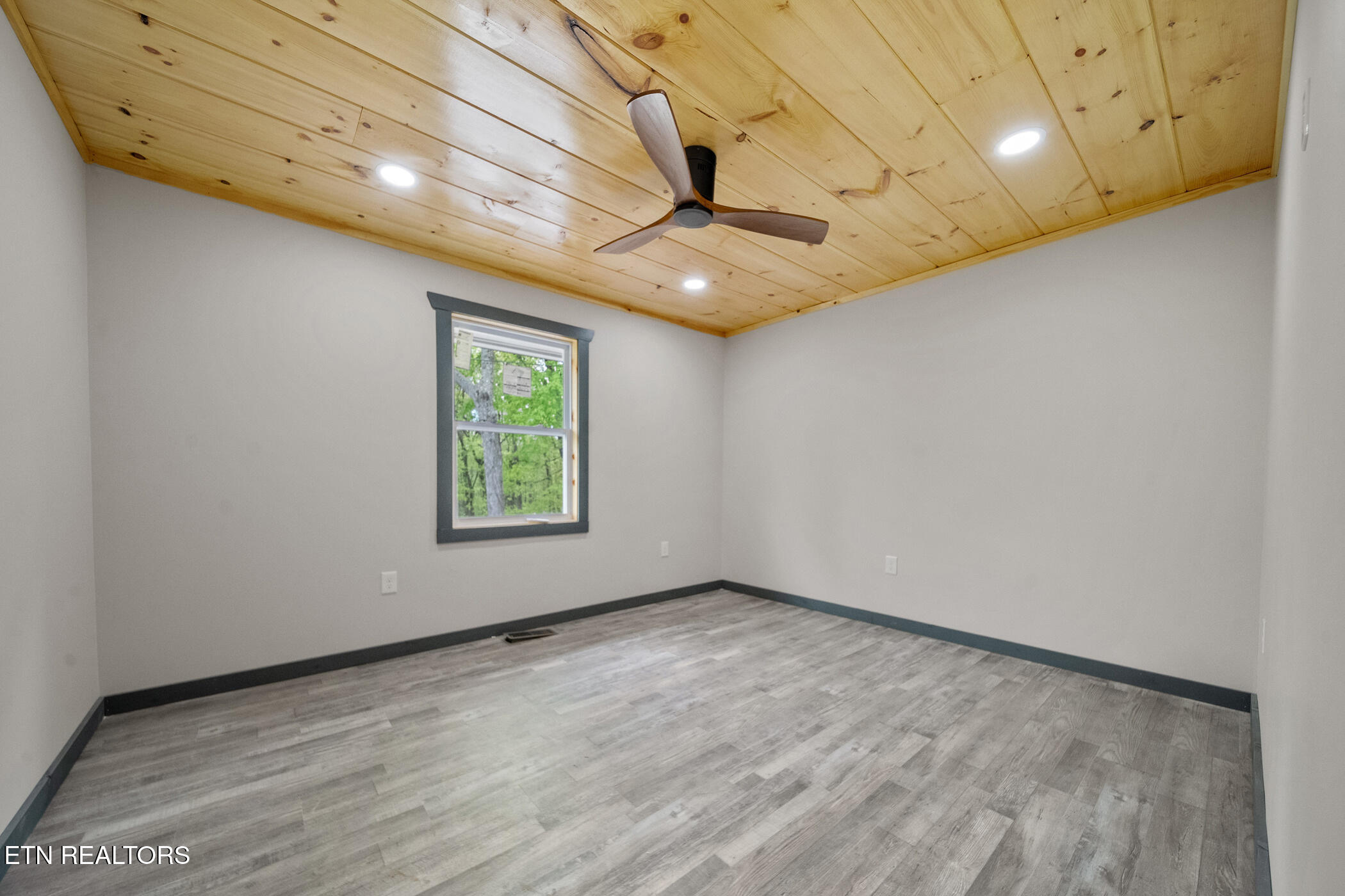 720 Timberlake Drive Pigeon Forge, TN 37863 - Photo 35 of 44 Room 1