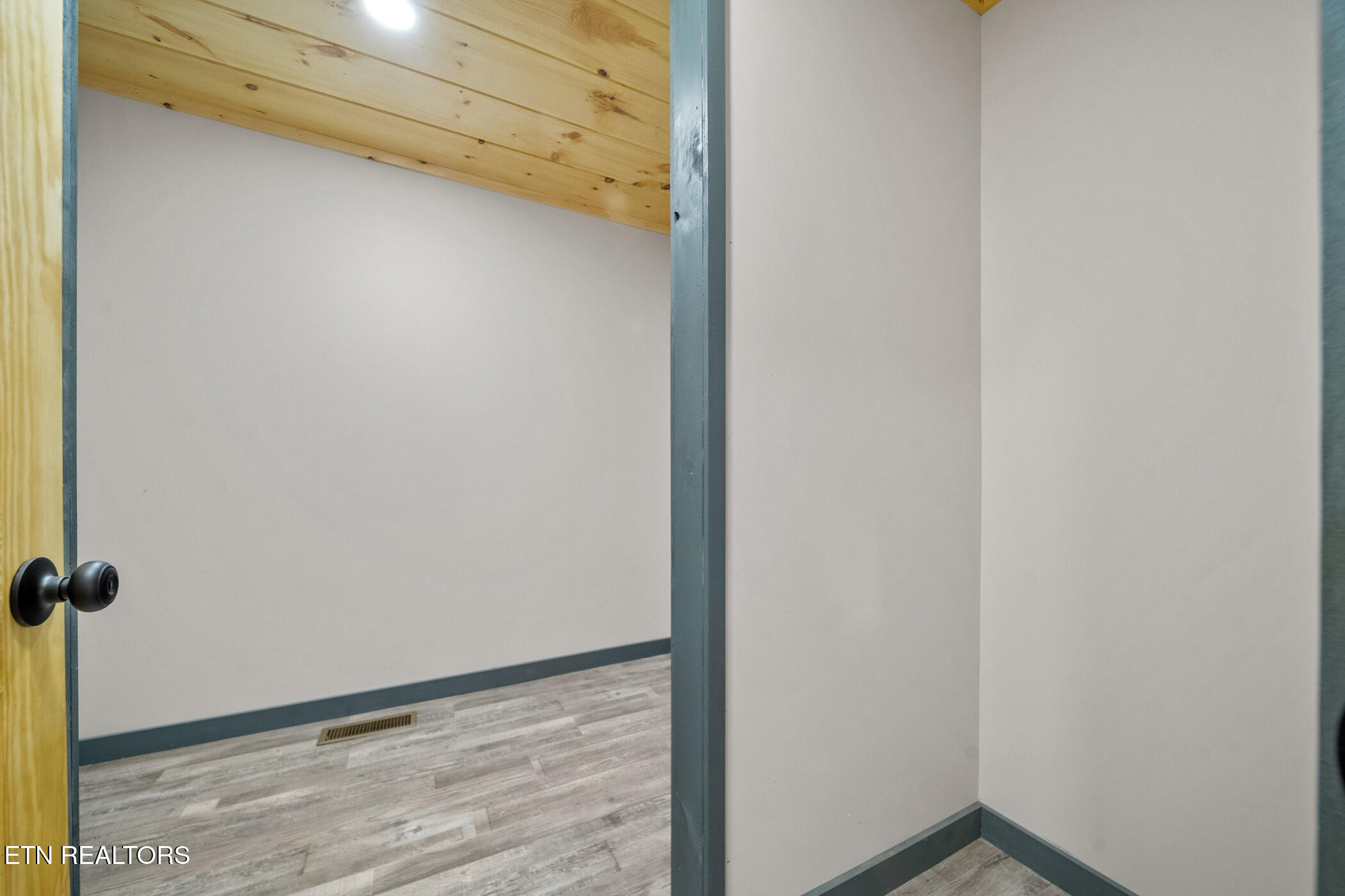 720 Timberlake Drive Pigeon Forge, TN 37863 - Photo 36 of 44 Room 4
